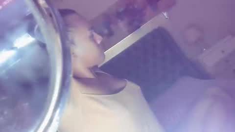 urGIRL online show from April 8, 2026, 6:57 am