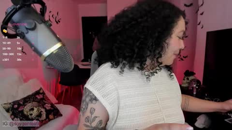 girl_inline online show from October 24, 2025, 1:57 am