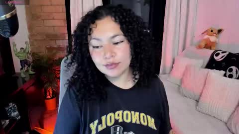 girl_inline online show from February 6, 2026, 12:26 am