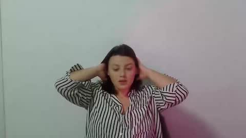girl_leya online show from October 12, 2025, 7:02 pm