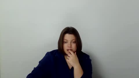 girl_leya online show from November 18, 2025, 8:13 pm