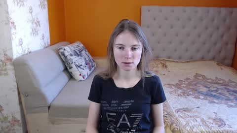 Snapshot of girl_summer97 chatting on February 4, 2025, 10:21 am Katia online show from February 4, 2025, 10:21 am