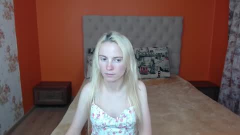 Snapshot of girl_summer97 chatting on December 2, 2025, 1:28 pm Katia online show from December 2, 2025, 1:28 pm