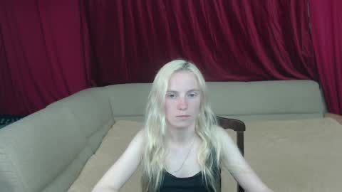 Snapshot of girl_summer97 chatting on May 23, 2026, 1:15 pm Katia online show from May 23, 2026, 1:15 pm