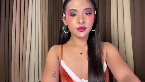 queen ronna online show from May 13, 2026, 8:01 am