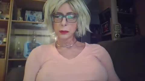 Girlinrock online show from November 4, 2025, 1:38 am