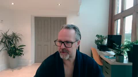 girlsandbikes online show from December 12, 2024, 9:08 am