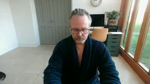 girlsandbikes online show from January 2, 2025, 11:20 am