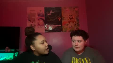 girlswholikegirls24 online show from February 6, 2025, 3:27 am