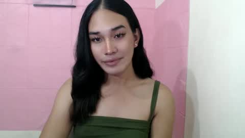 Snapshot of girlthatuneedxxx chatting on December 3, 2024, 9:01 pm Rhaine online show from December 3, 2024, 9:01 pm