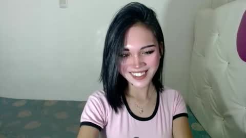 Divine online show from November 4, 2025, 6:01 am