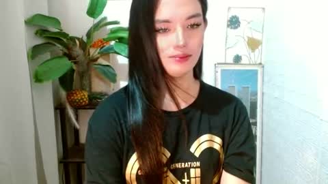 Snapshot of girlwhobelieveinmagic chatting on December 11, 2024, 7:03 pm Callmenor online show from December 11, 2024, 7:03 pm