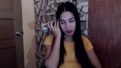 Snapshot of girlwhobelieveinmagic chatting on February 14, 2025, 7:33 pm Callmenor online show from February 14, 2025, 7:33 pm