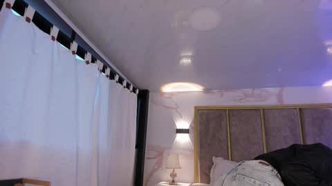 Snapshot of giselamaru chatting on November 27, 2025, 11:01 am online show from November 27, 2025, 11:01 am