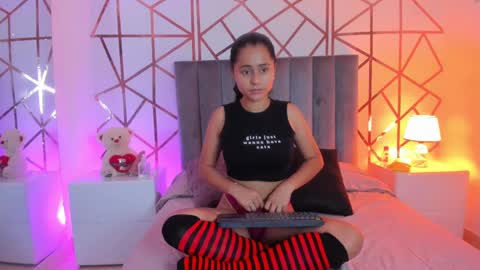 GISELLE ROLDAN online show from February 12, 2025, 11:40 am