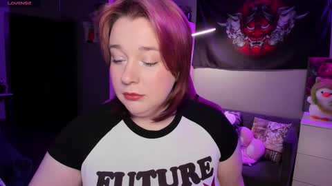 AlexaMillis online show from October 18, 2025, 9:15 pm