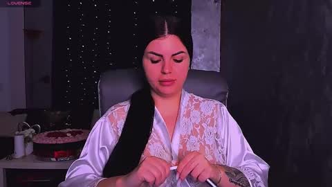 Giulia online show from November 11, 2025, 4:34 am