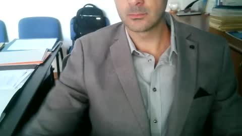 giuseppevai1 online show from September 30, 2025, 7:35 am