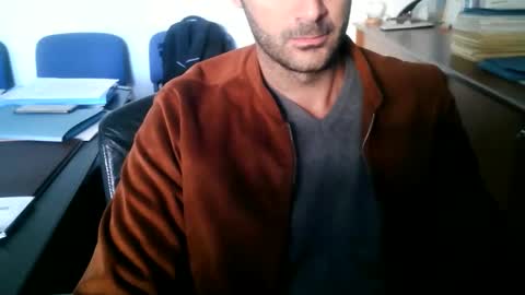 giuseppevai1 online show from October 9, 2025, 7:50 am