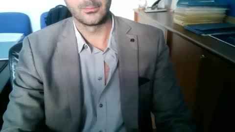 giuseppevai1 online show from October 13, 2025, 8:03 am