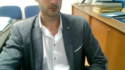 giuseppevai1 online show from October 20, 2025, 5:57 pm