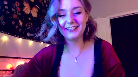givemesweetdreams online show from March 4, 2025, 1:23 am