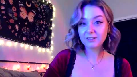 givemesweetdreams online show from March 11, 2025, 3:05 am