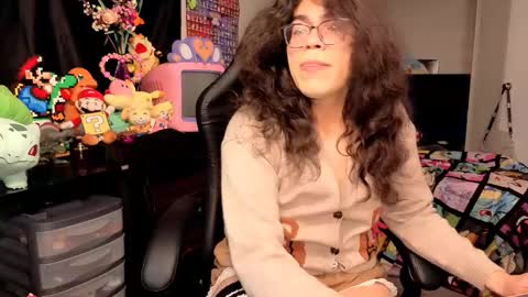 glaceon9 online show from November 3, 2025, 2:13 am