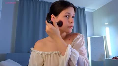 Michelle online show from September 18, 2025, 2:57 am