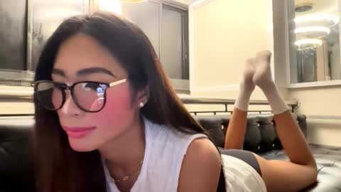 gleiahong online show from April 19, 2026, 2:49 pm