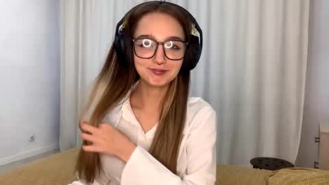 Catalina online show from November 11, 2025, 10:04 am