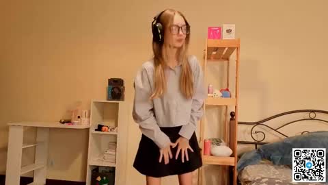 Catalina online show from December 3, 2025, 11:08 am