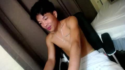glenndou_daxs online show from October 20, 2025, 5:08 am