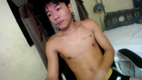 glenndou_daxs online show from October 30, 2025, 10:27 am
