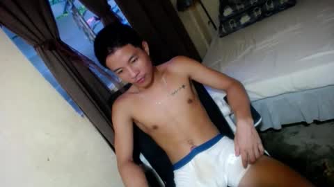 glenndou_daxs online show from November 21, 2025, 9:19 am