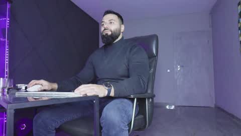 Matthew .. for short call me Matt online show from December 16, 2025, 7:41 pm