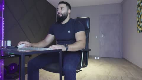 Matthew .. for short call me Matt online show from December 20, 2025, 3:46 am