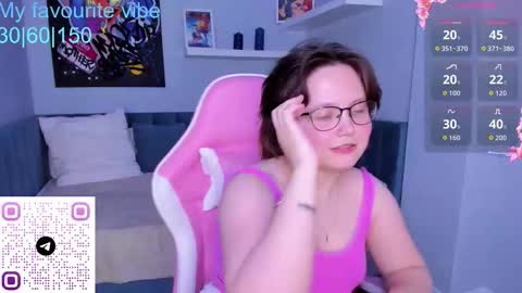 glimmer_goddesss online show from October 19, 2025, 2:29 pm