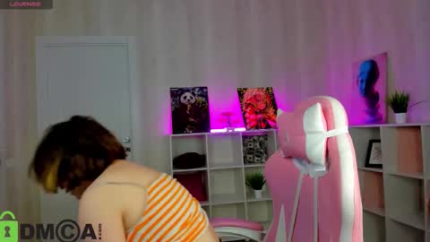 glimmer_goddesss online show from November 21, 2025, 9:19 am