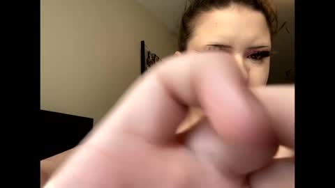 glitteredbrat online show from October 14, 2025, 4:19 pm