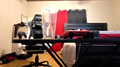 Snapshot of glomightyj chatting on February 16, 2026, 2:18 am glomightyj online show from February 16, 2026, 2:18 am