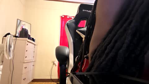 Snapshot of glomightyj chatting on March 29, 2026, 8:20 pm glomightyj online show from March 29, 2026, 8:20 pm