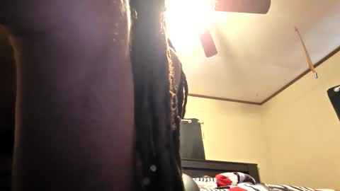 Snapshot of glomightyj chatting on June 3, 2026, 10:15 pm glomightyj online show from June 3, 2026, 10:15 pm