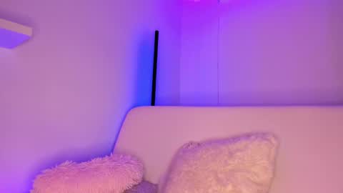 Mimi online show from December 16, 2024, 9:31 pm