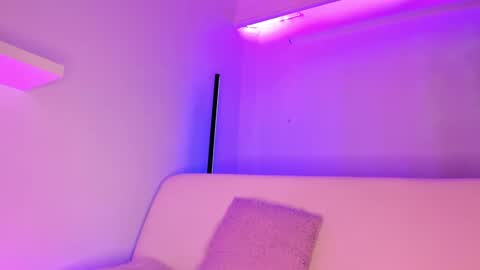 Mimi online show from December 26, 2024, 4:04 pm