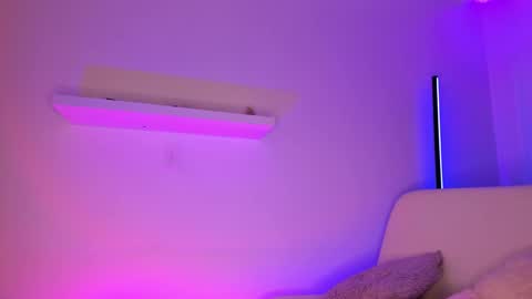 Mimi online show from January 15, 2025, 4:54 pm