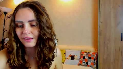 Gloria Wood online show from October 8, 2025, 5:21 pm