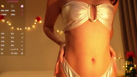 Snapshot of gloriamillss chatting on December 22, 2025, 11:35 pm Gloria online show from December 22, 2025, 11:35 pm