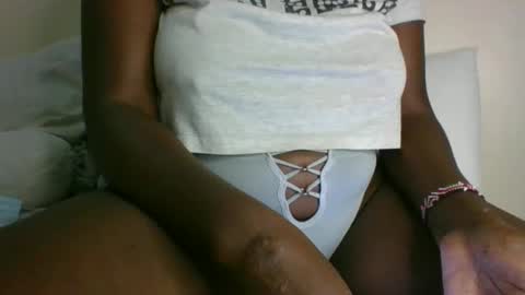 glorious_t online show from September 25, 2025, 11:36 am