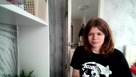  Roxy  online show from April 17, 2026, 10:18 am